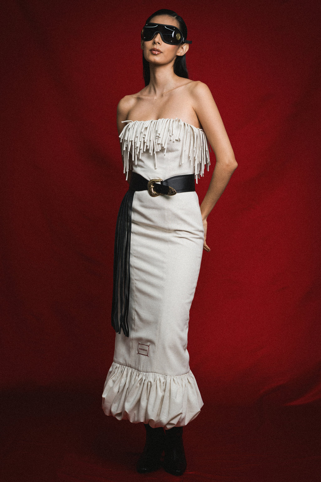 Vestido Strapless Flecos y Ruedo Abullonado VUELO MAXI
